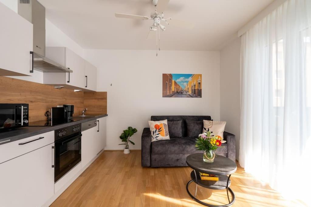 Sunny 1Br Home With Balcony By Hm Βιέννη Εξωτερικό φωτογραφία